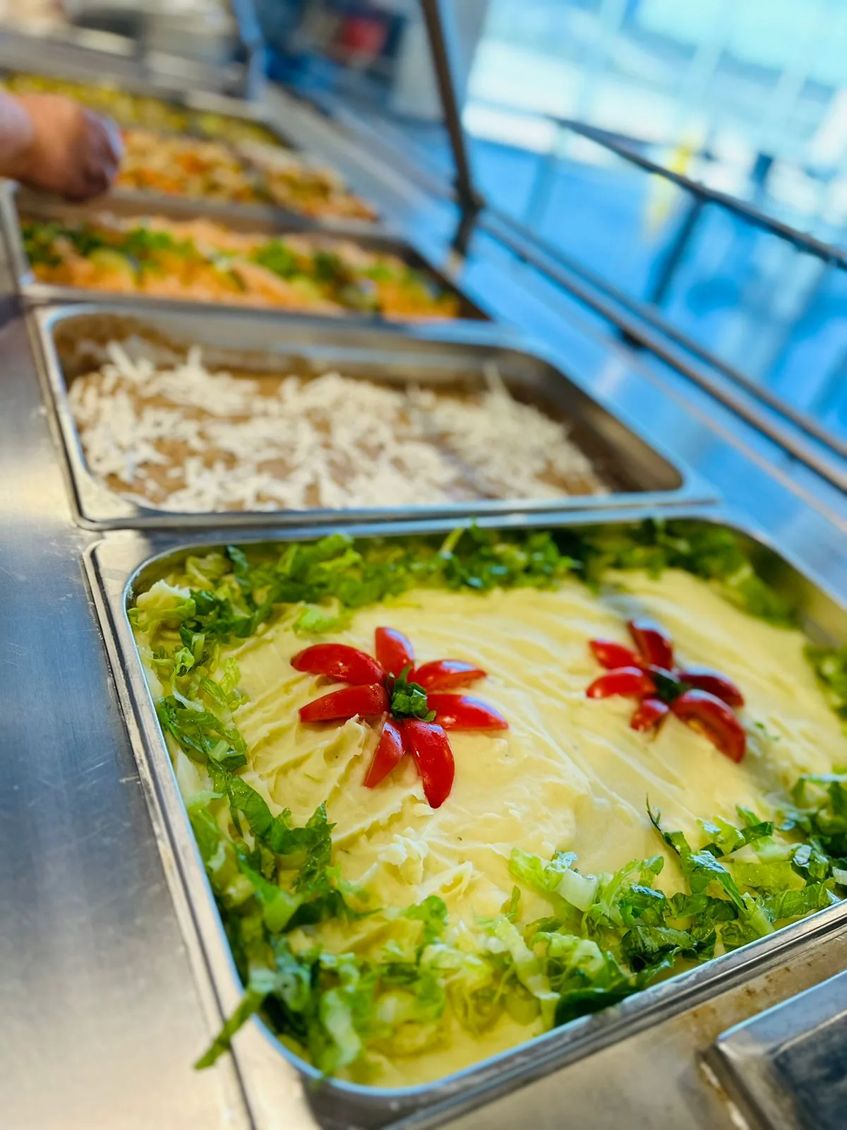 Ensalada con decoración artística